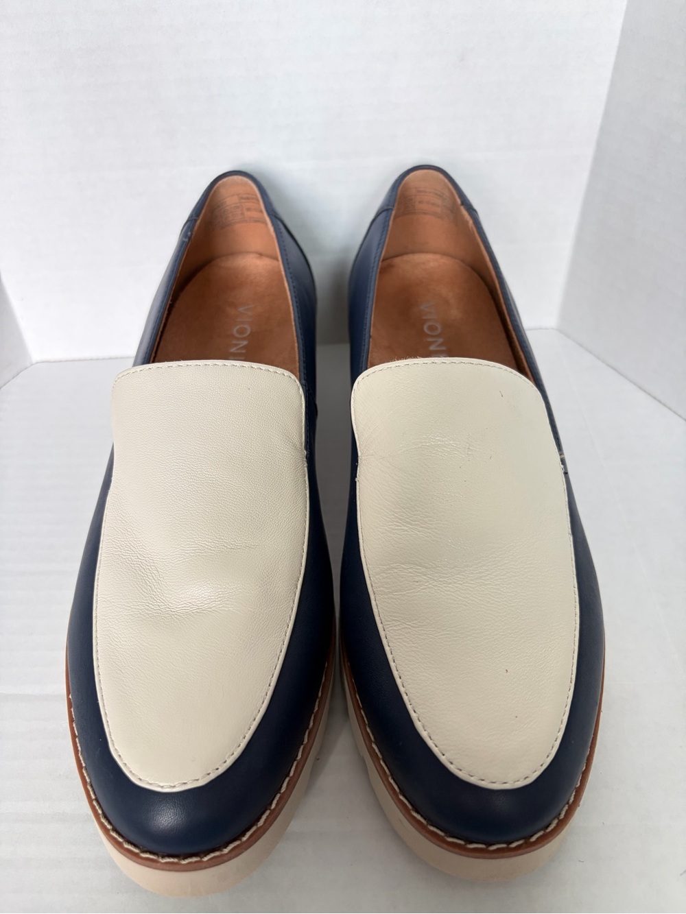 Vionic Kensley Loafer Women’s Size 7 Navy Cream Leather Platform Lug Rubber Sole - Picture 3 of 12
